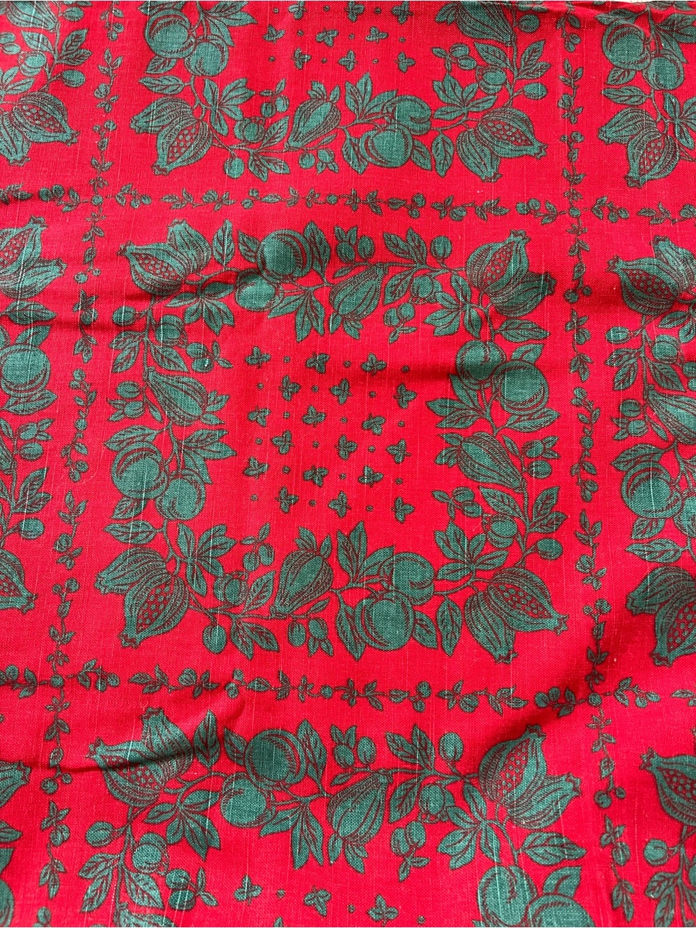 Vintage Spectrum Fabrics Red Green Fruit Botanical Fabric 131x52 3.6 Yards